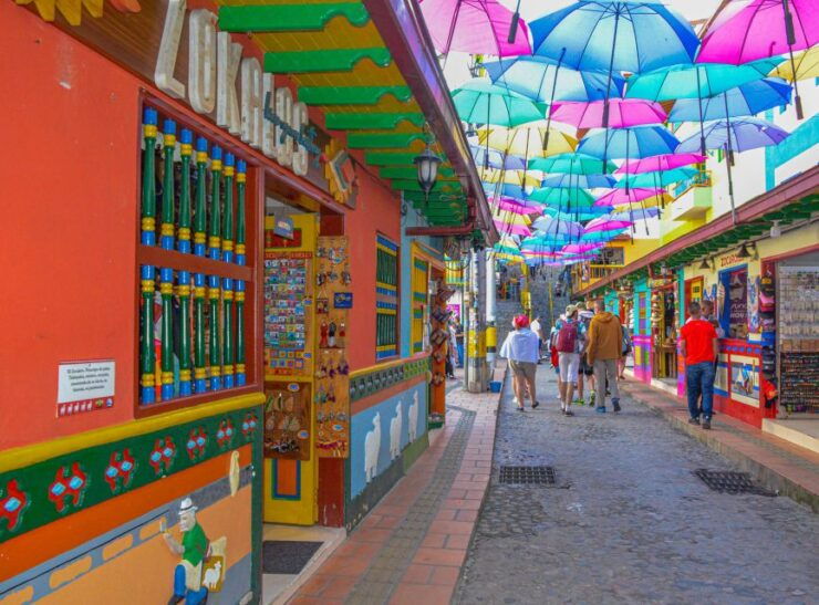 Medellin: Guatapé Tour, Lunch, Cruise, & Piedra Del Peñol - Activity Details