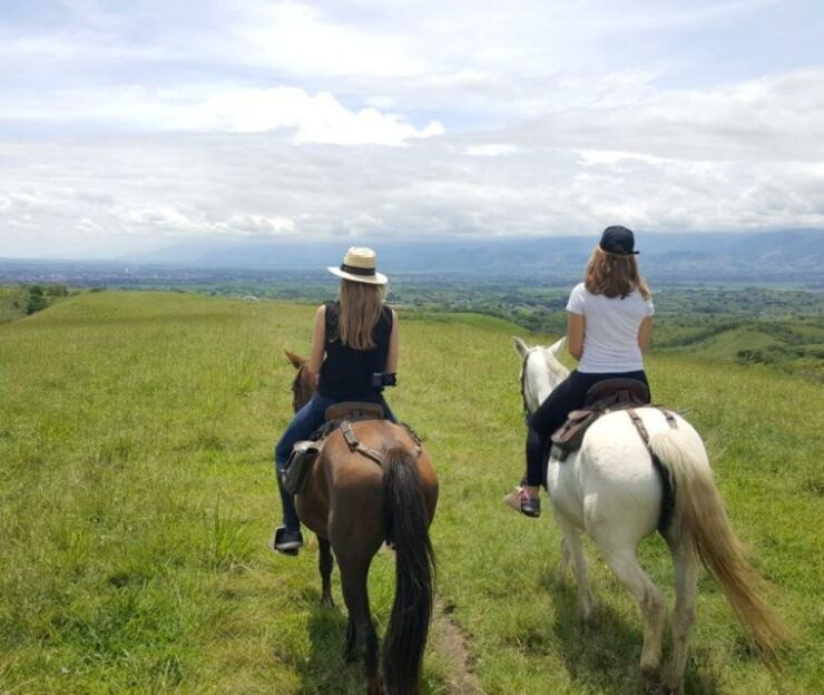 Medellin: Guided Tour on Horseback in Nature - Good To Know
