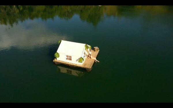 Medellin: Guided Tour to Guatape & 1-Night Lakeside Glamping - Small Group Setting