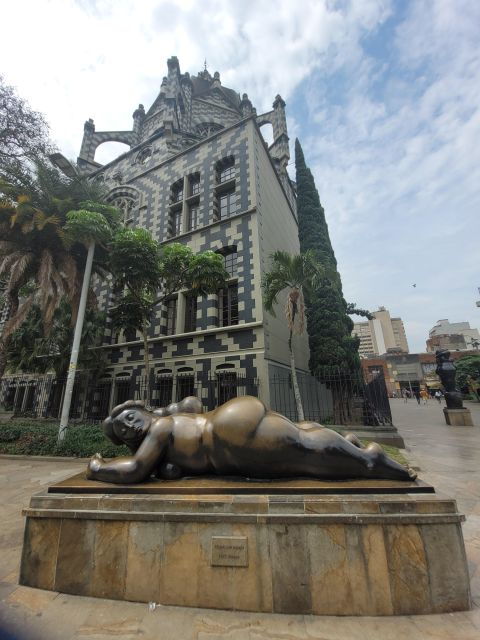 Medellin : Highlights Private Tour and Traditional Snacks - Tour Highlights