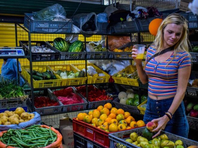 Medellin: Local Market Tour With Exotic Fruit Tastings - Local Market Exploration
