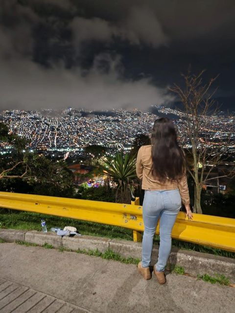 Medellín Night Life Tour Bilingual Hosts - Pricing Information