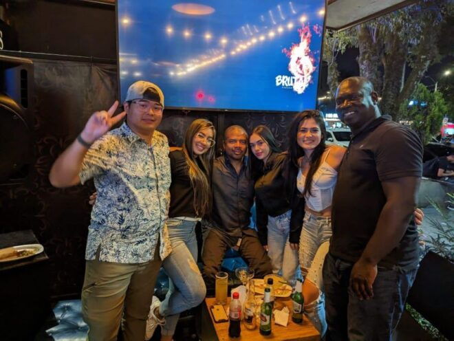Medellín Night Life Tour Bilingual Hosts - Bilingual Hosts