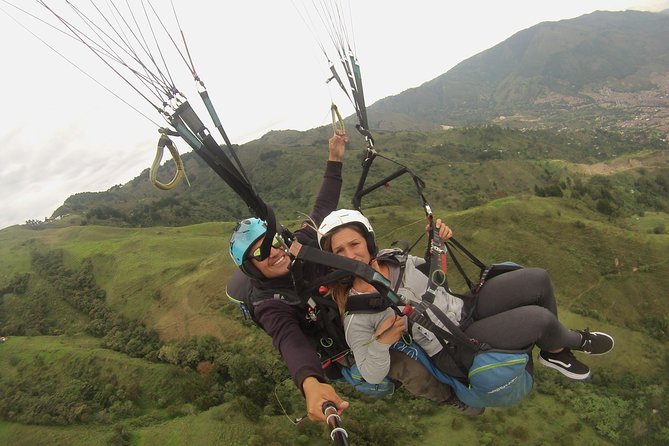 Medellín Paragliding Experience + Transportation (Medellín) - Meeting and Pickup Information