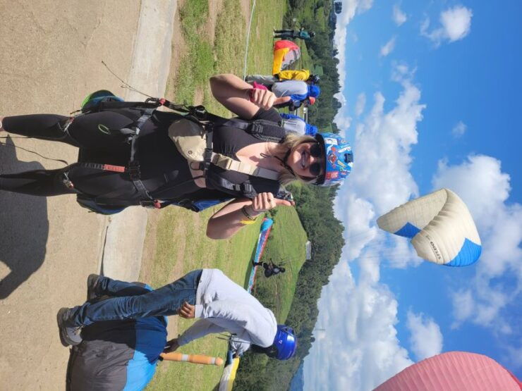 Medellin: Paragliding Tour. Transportation and Snack - Good To Know