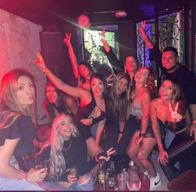 Medellín: Party, Clubs & Rooftops: El Poblado Nightlife Tour - Experience Highlights