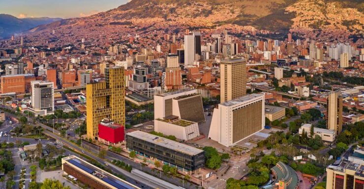 Medellín: Private City Tour With Metrocable and Comuna 13 - Good To Know