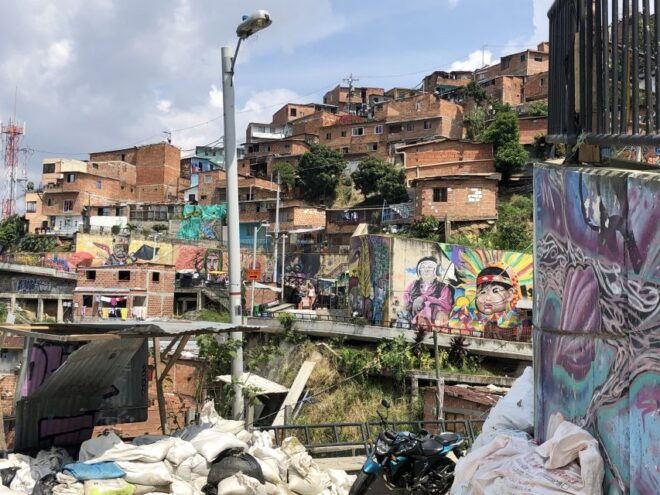 Medellín: Private Comuna 13 Street Art Tour - Customer Testimonials