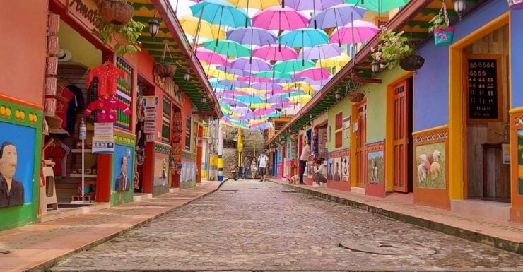 Medellín: Private Guatapé Tour W/ Breakfast, Lunch & Cruise - Good To Know