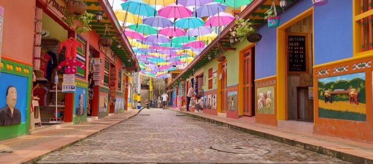 Medellín: Private Guatapé Tour W/ Breakfast, Lunch & Cruise - Tour Overview