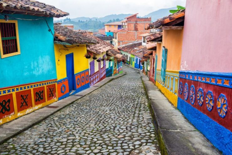 Medellín: Private Guatapé With Peñol Tickets and Boat Ride - Good To Know