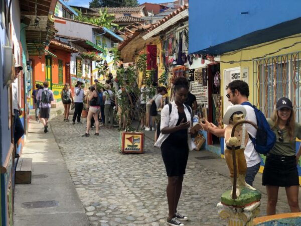 Medellín: Private Guatapé With Peñol Tickets and Boat Ride - Itinerary and Sightseeing
