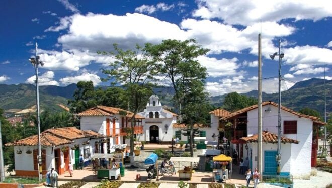 Medellín: Private Pablo Escobar and City Tour - Review Summary