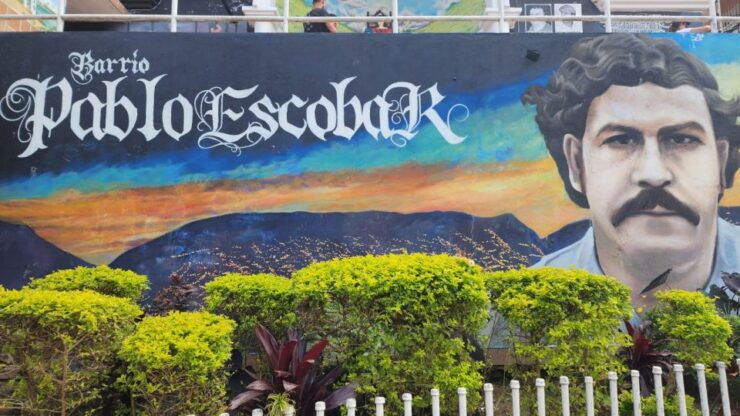 Medellín: Private Pablo Escobar Tour With Transportation - Tour Duration and Language Options