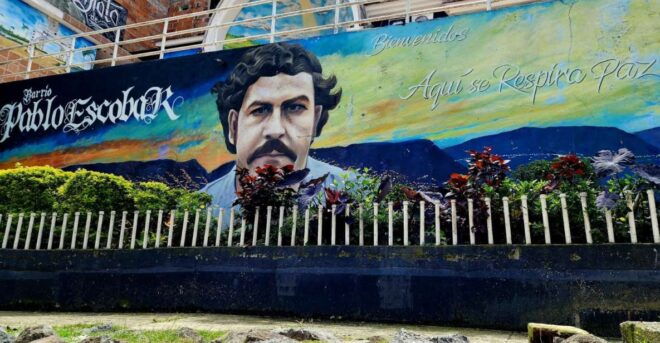 Medellín: Private Pablo Escobar Tour With Transportation - Location and Gift Option Information