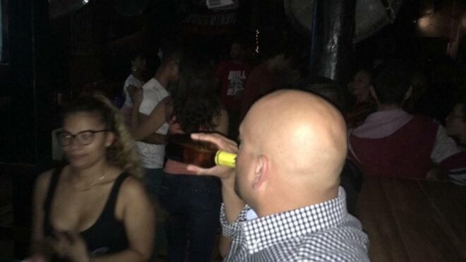 Medellín Pub Crawl Tour With Drinks - Experience Highlights