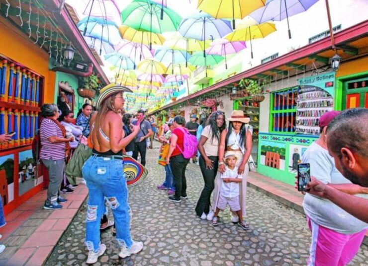 Medellin to Guatape Cultural Tour - Good To Know