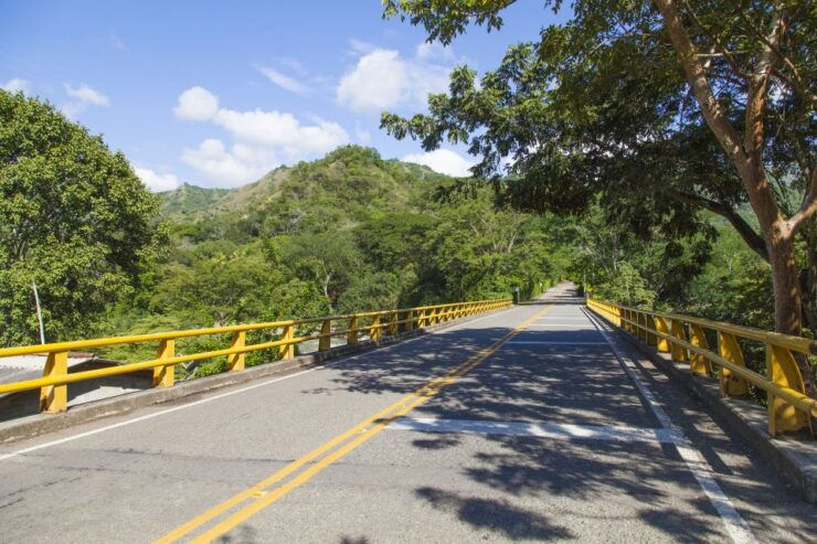 Medellín to or From Guatapé Private Transfer - Service Inclusions and Quality