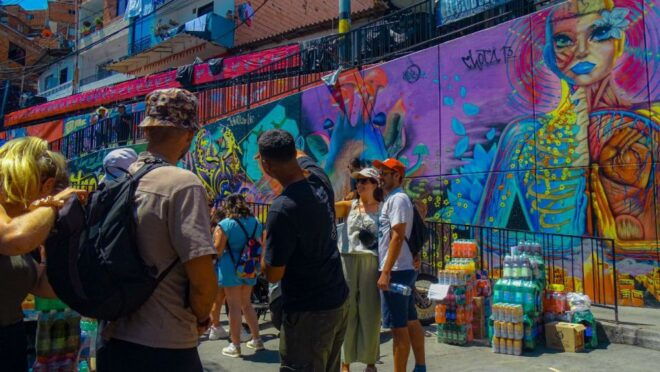 Medellin: Tour Comuna 13 Beyond the History and Graffiti - Logistics and Meeting Point Information