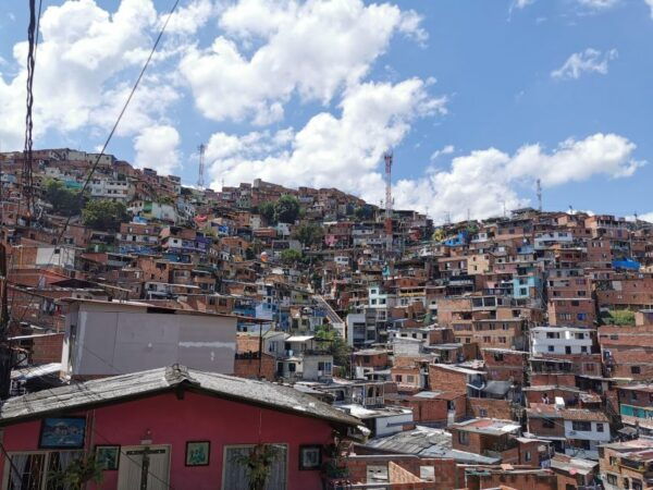 Medellin: Tour Comuna 13 Beyond the History and Graffiti - The Sum Up
