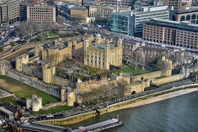 Medieval London: a Self-Guided Audio Tour From Monument to the Tower of London - Tower of London: Medieval Fortress