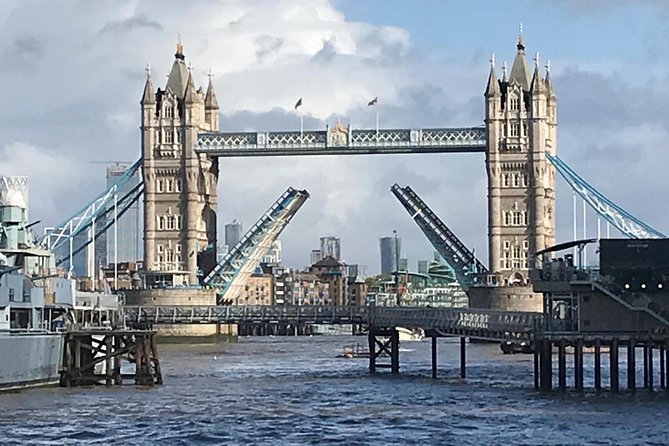 Medieval London: a Self-Guided Audio Tour From Monument to the Tower of London - Borough Market: Foodies Paradise