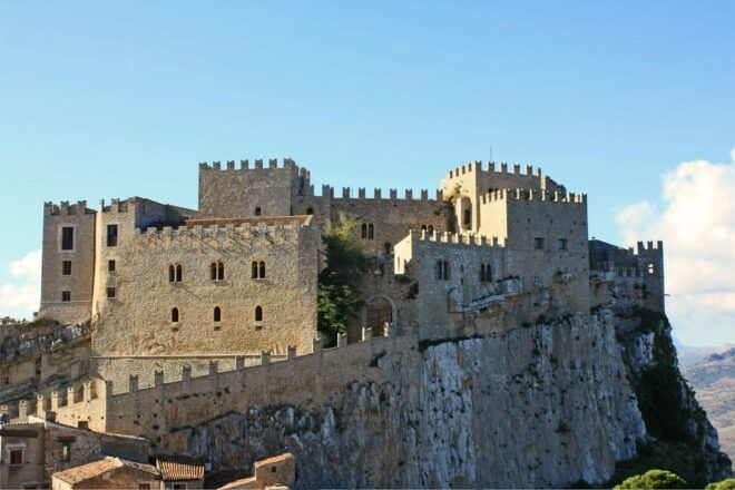 Medieval Tour: City of Caccamo - Caccamo Castle Features