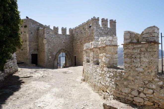 Medieval Tour: City of Caccamo - Monumental Churches Visit
