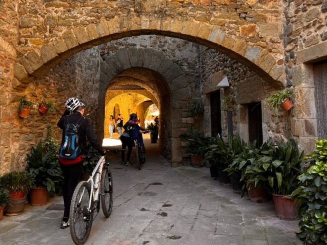 Medieval Tour: Cycling and History - Duration and Highlights