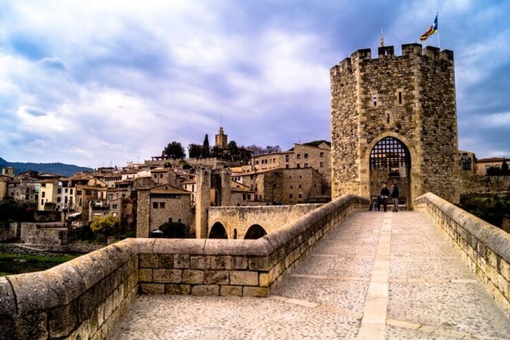 Medieval Towns of Catalonia Full-Day Car Trip From Barcelona - Experience Highlights