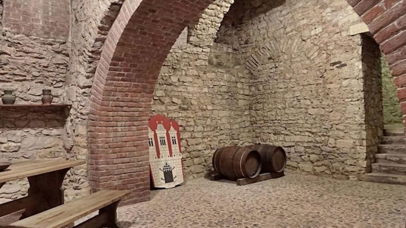 Medieval Underground and Old Town Tour in Prague - What Prague’s underground reveals