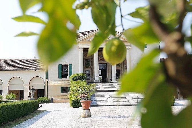 Medieval Walled Towns, Palladian Villa, Renaissance and Middle Ages Private Tour - Good To Know