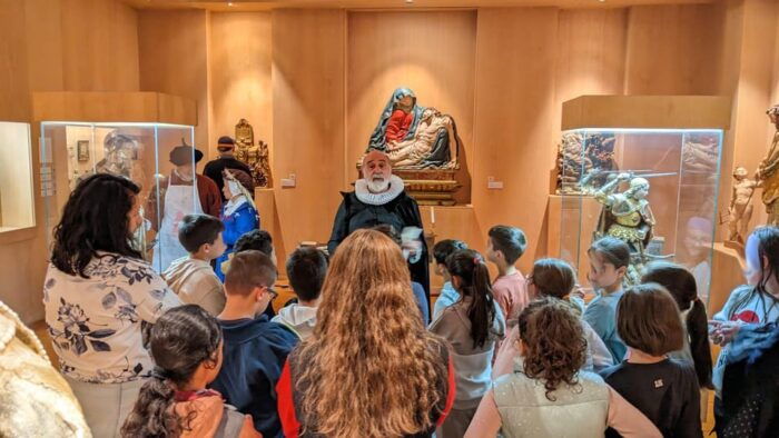 Medina Del Campo: Museum of Fairs - Simón Ruiz Archive: Guided Tours Visits - Prohibited Items and Behavior Expectations