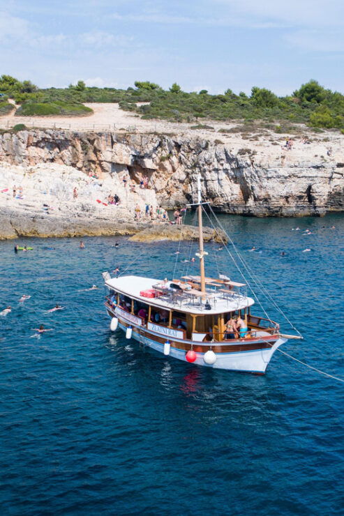 Medulin: Private Boat Tour to Kamenjak and Levan Island - Tour Features