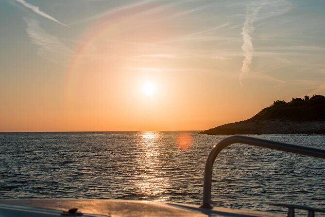 Medulin: Private Sunset Boat Cruise with Wine Tasting - Whats Included and Whats Not