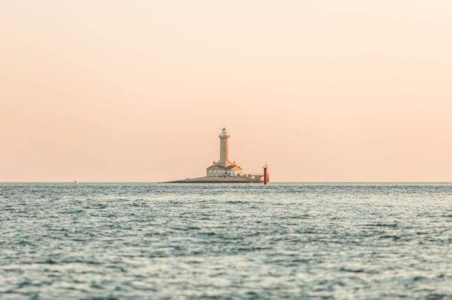 Medulin: Sunset Boat Cruise With Wine Tasting - Wine Tasting Experience