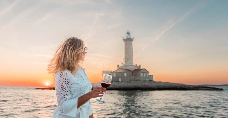Medulin: Sunset on Speedboat with Lighthouse and Wine - FAQ