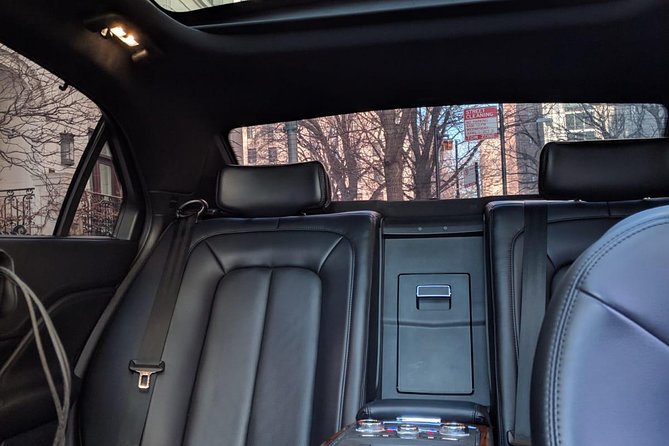Meet and Greet Private Sedan Transfer From MDW to Downtown Chicago - Product Overview