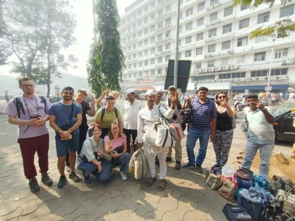 Meet Dabbawala Visit Dhobi Ghat & Dharavi Slum With Train - The Sum Up
