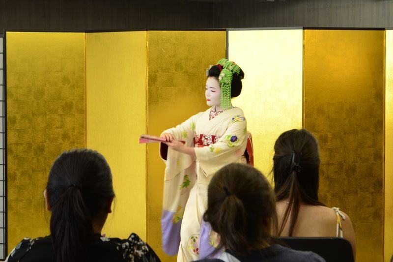 MEET MAIKO: Meet-&-Greet, Maiko Show & Experience in Kyoto - Who will get the most from this experience