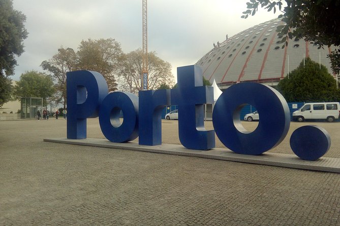 Meet Porto Highlights With Traditional Lunch - Indulge in Traditional Porto Cuisine