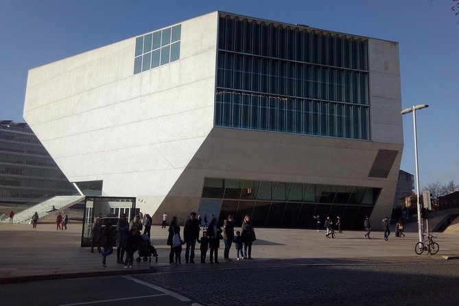 Meet Porto Highlights With Traditional Lunch - Discover Portos Vibrant Art and Culture