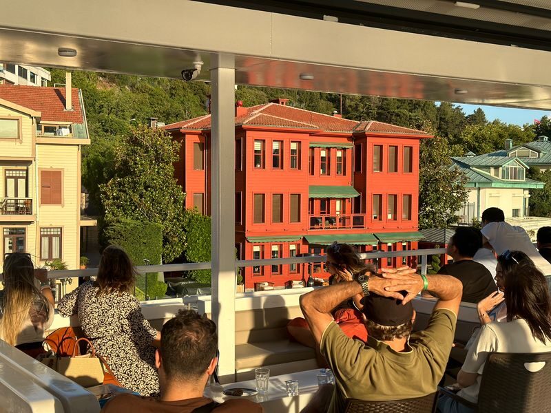 Mega Lufer Sightseeing Cruise with Audio Guide in Istanbul - Booking details worth checking