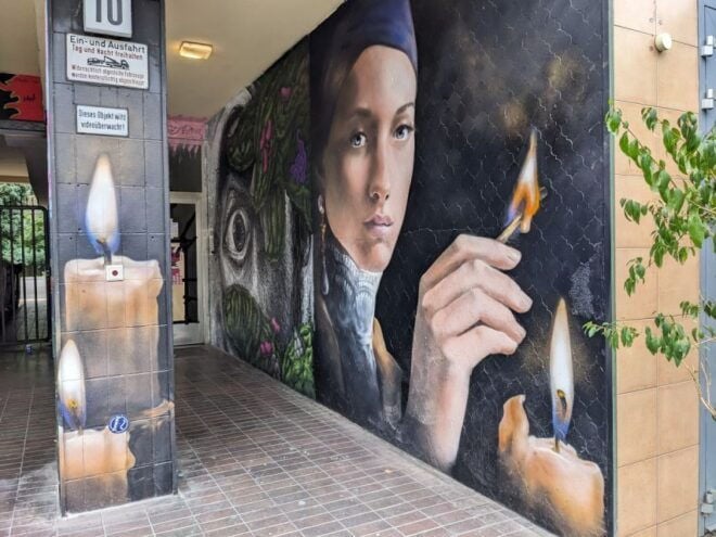 Mega Street Art, Mural, Graffiti Private Tour - Berlin: Hidden Backyards Guided Walking Tour