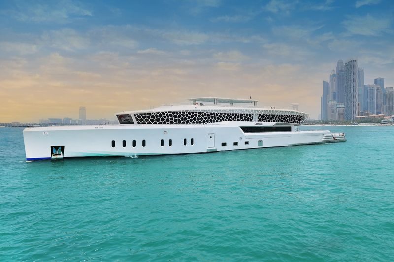 Mega Yacht cruise trip from Dubai - What to know before you book