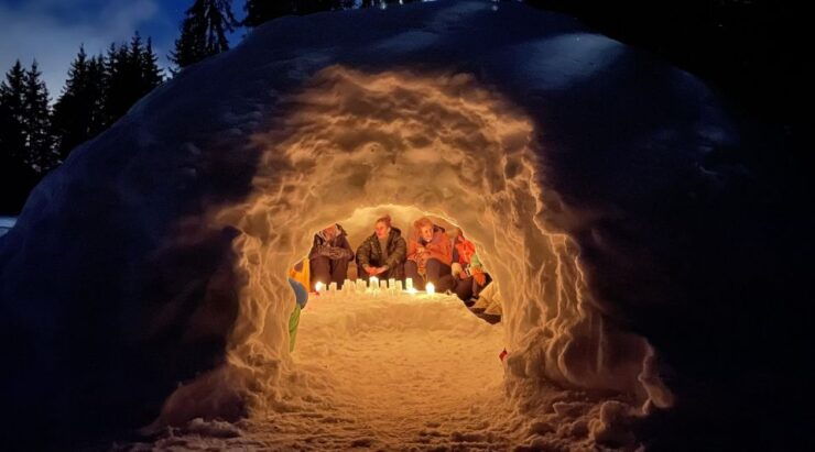 Megève: Private Happy Hour Drinks in an Igloo - Language Options and Tour Guide