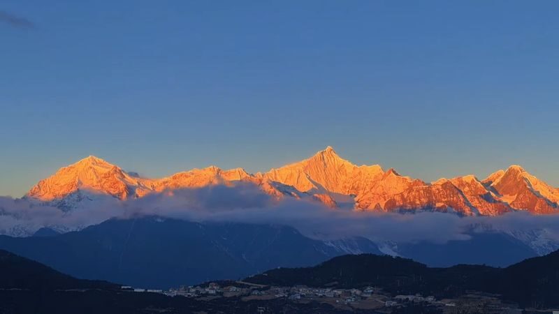 Meili Snow Mountain & Shangri-La Full-Day Small Group Tour - Key points to weigh before booking