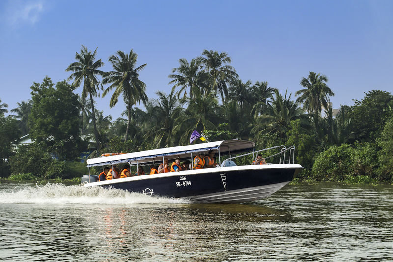 Mekong Delta Premium Speedboat Tour - Leaving Saigon by speedboat