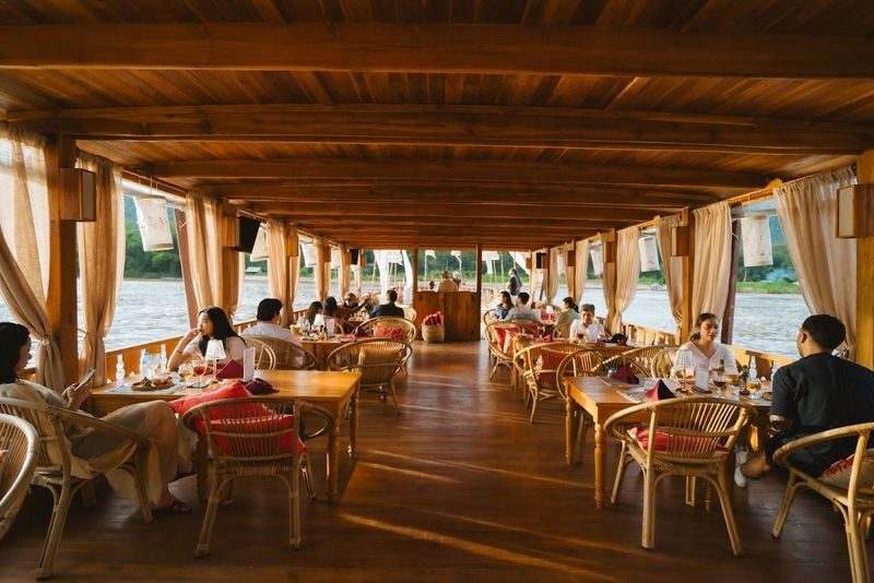 Mekong Sunset Cruise - Choose between sunset and a show