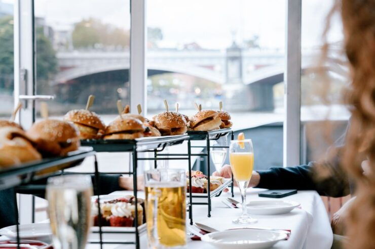 Melbourne: 2-Hour Bottomless Brunch Cruise - Experience on the Cruise